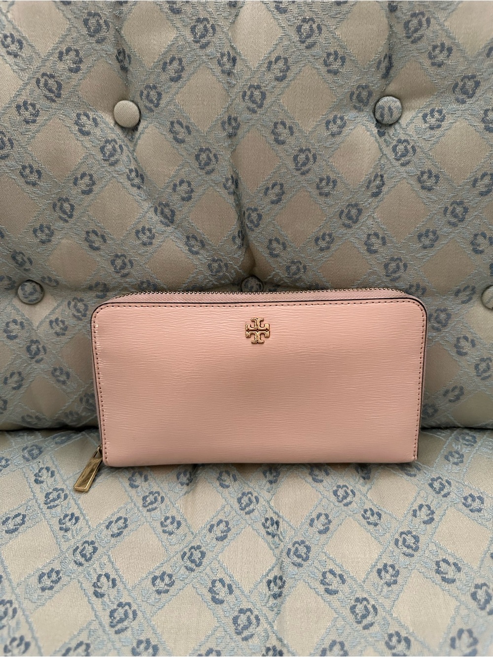 Tory Burch Blush Pink Zip-Around Leather Wallet with Gold Logo